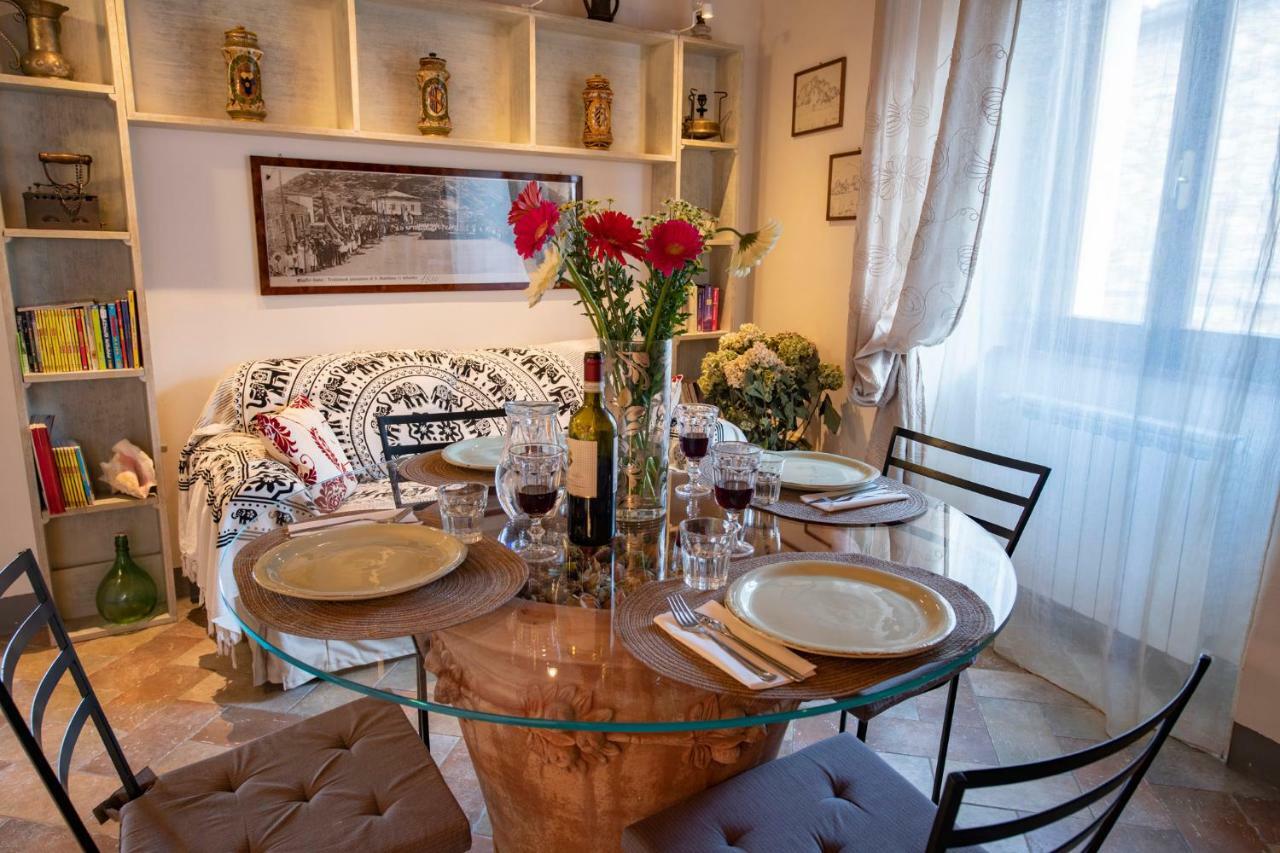 La Casina Di Pia Apartment Montieri ภายนอก รูปภาพ